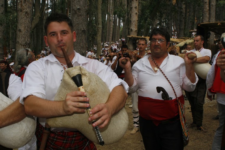 jeravna-folklor-nosiq16
